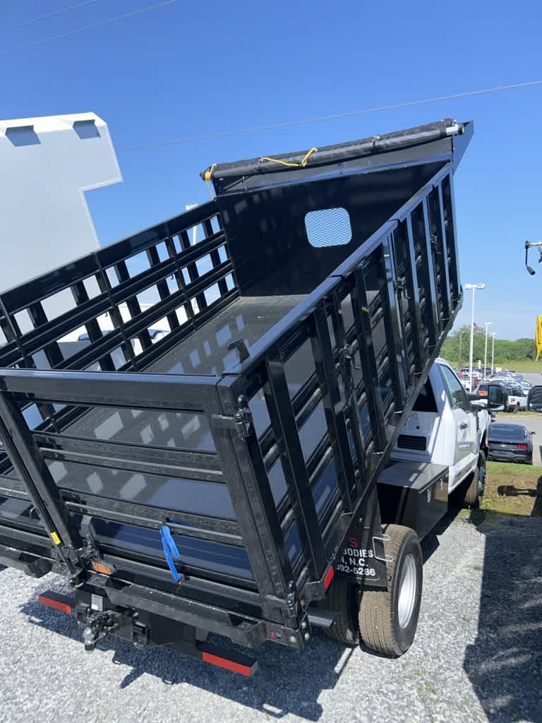 2024 Ford Super Duty F-550 DRW XL