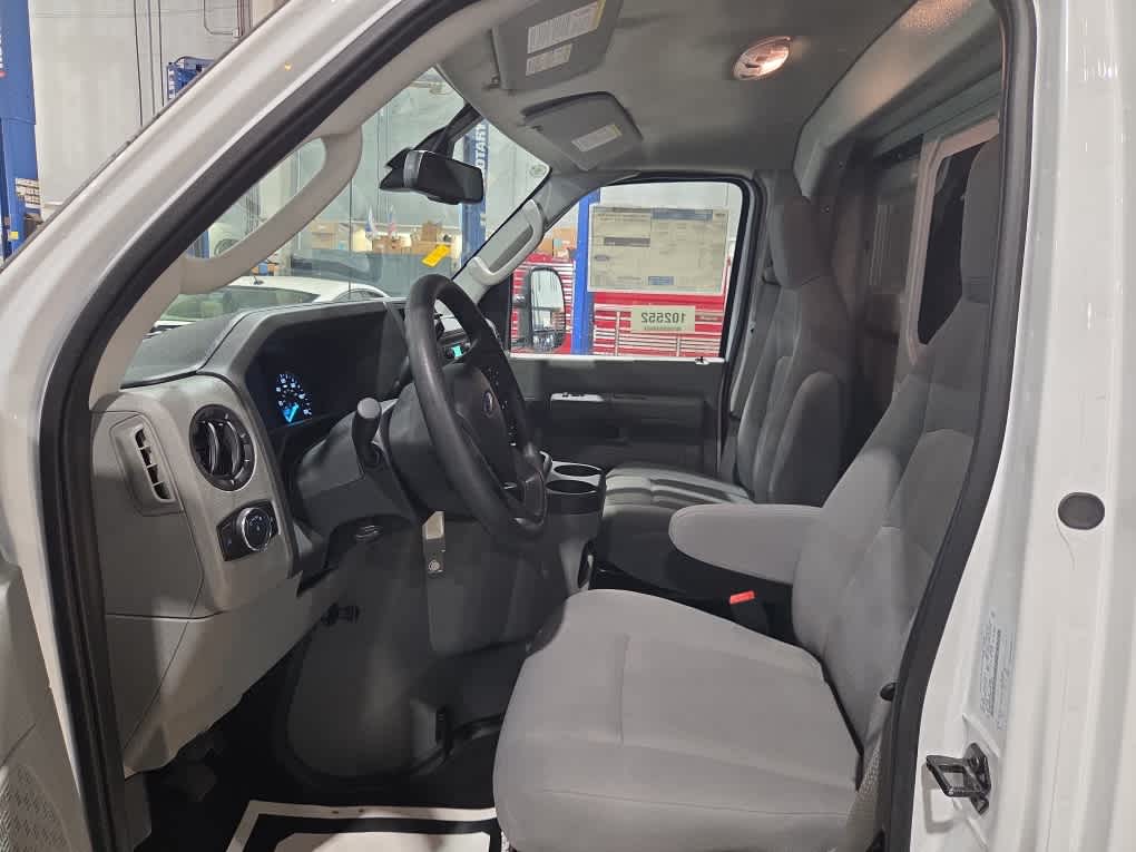 2026 Ford E-Series Cutaway Base