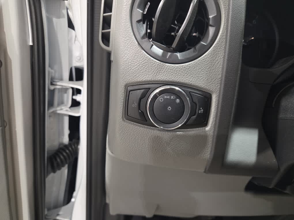 2026 Ford E-Series Cutaway Base