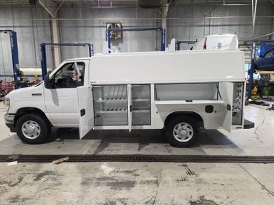 2026 Ford E-Series Cutaway Base
