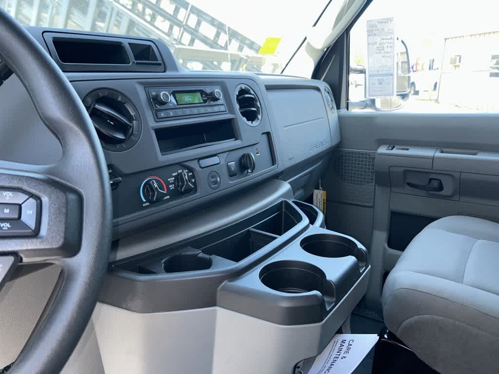 2024 Ford E-Series Cutaway Base