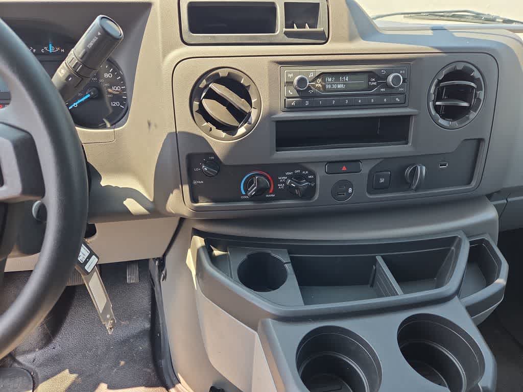 2024 Ford E-Series Cutaway Base