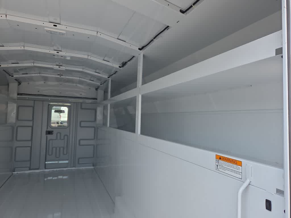 2024 Ford E-Series Cutaway Base