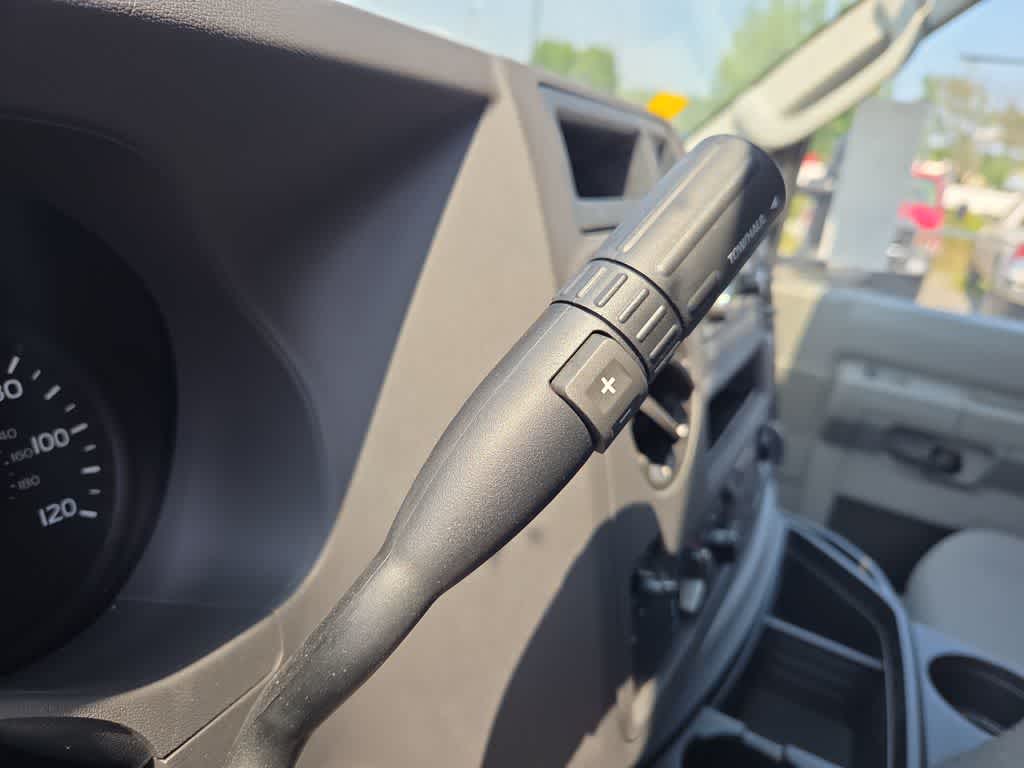 2024 Ford E-Series Cutaway Base