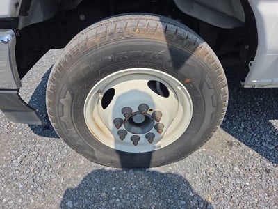 2024 Ford E-Series Cutaway Base