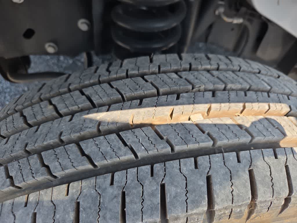 2024 Ford E-Series Cutaway Base