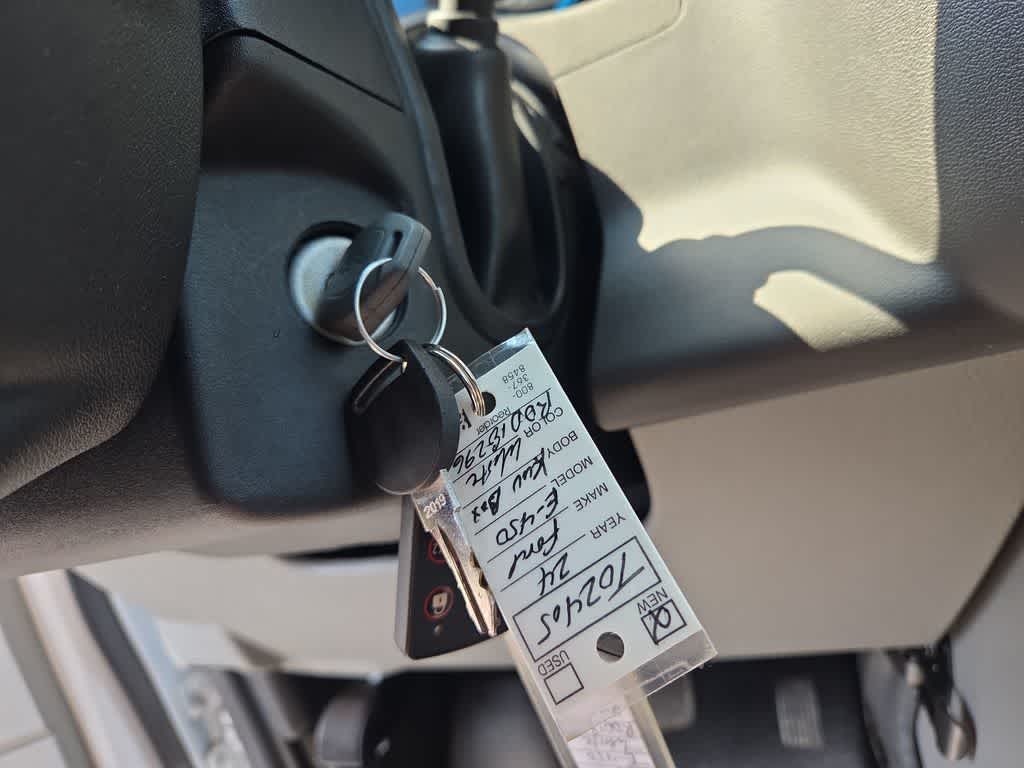 2024 Ford E-Series Cutaway Base