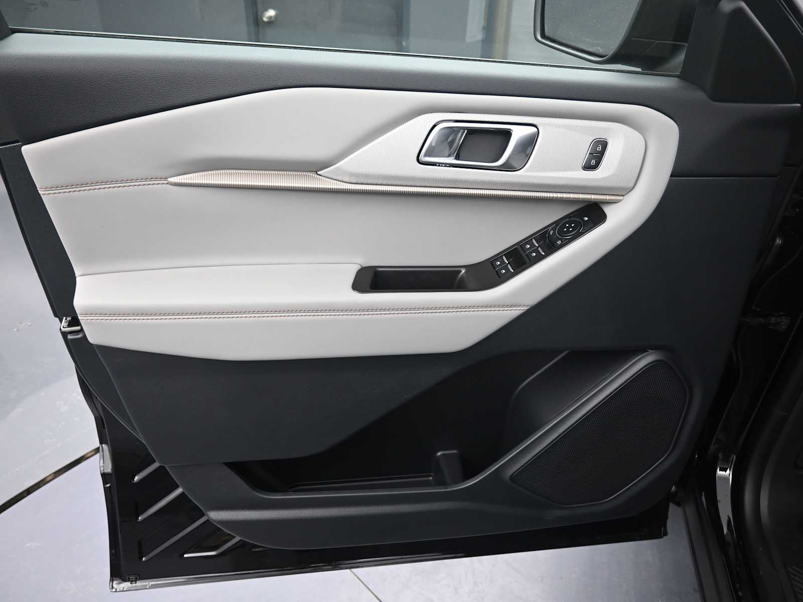 2026 Ford Explorer Active w/100A Pkg