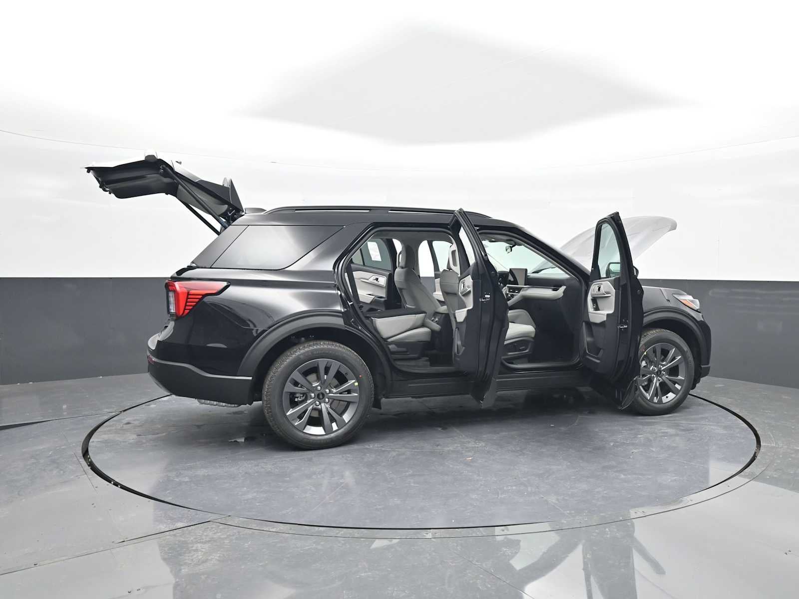 2026 Ford Explorer Active w/100A Pkg