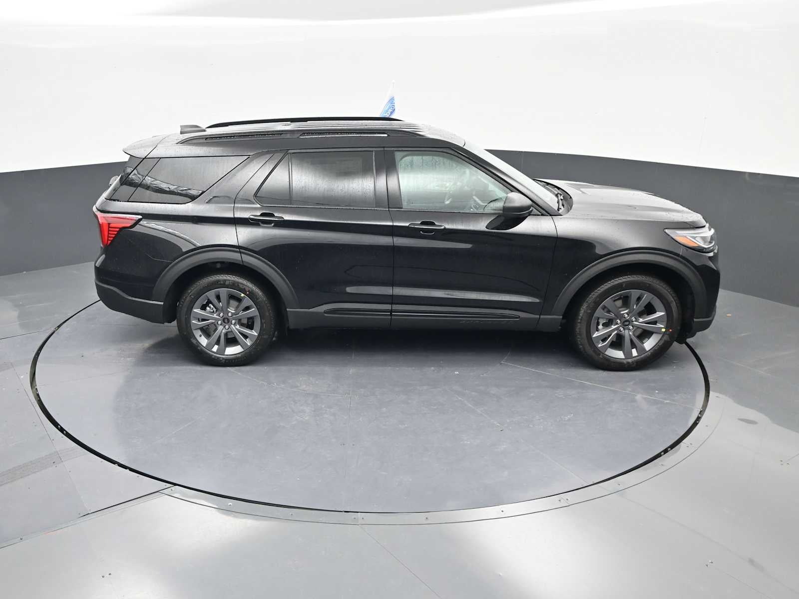 2026 Ford Explorer Active w/100A Pkg