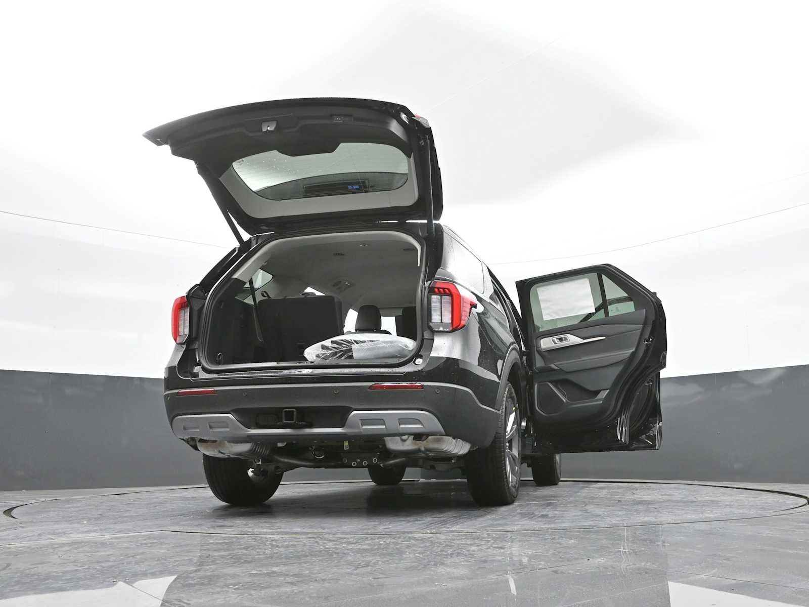 2026 Ford Explorer Active w/100A Pkg