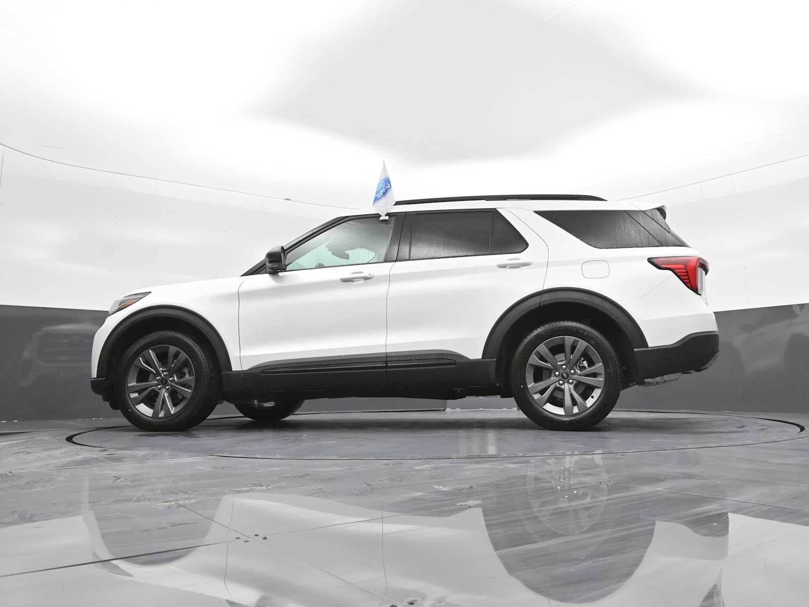 2026 Ford Explorer Active w/100A Pkg