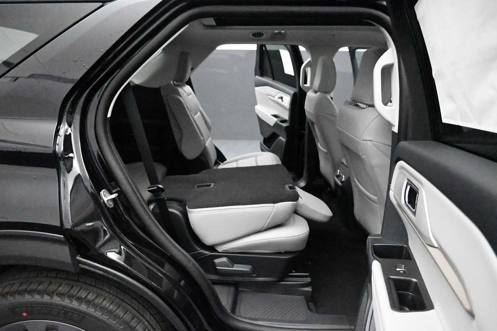 2026 Ford Explorer Base