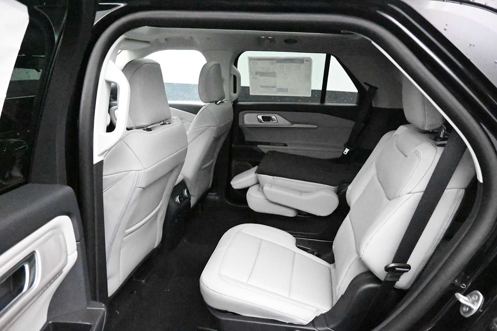 2026 Ford Explorer Base