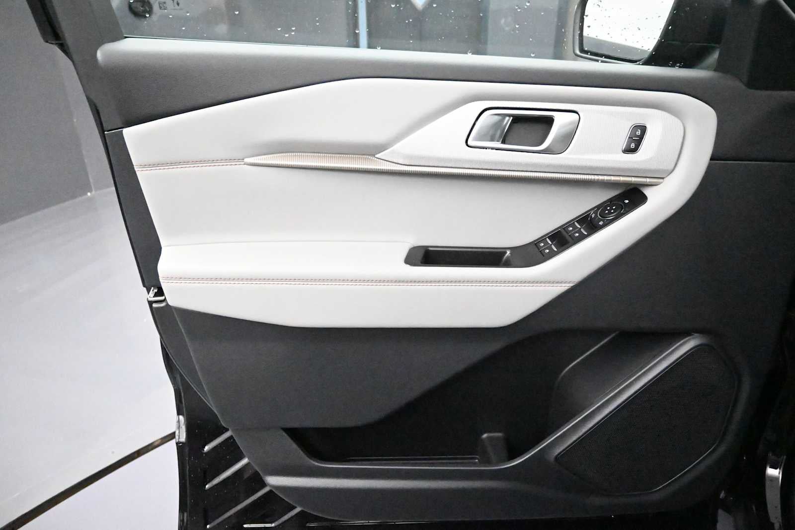 2026 Ford Explorer Base