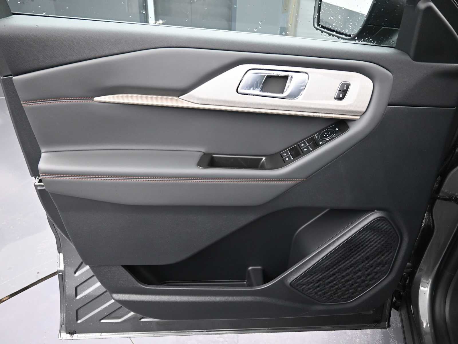 2026 Ford Explorer Active w/100A Pkg