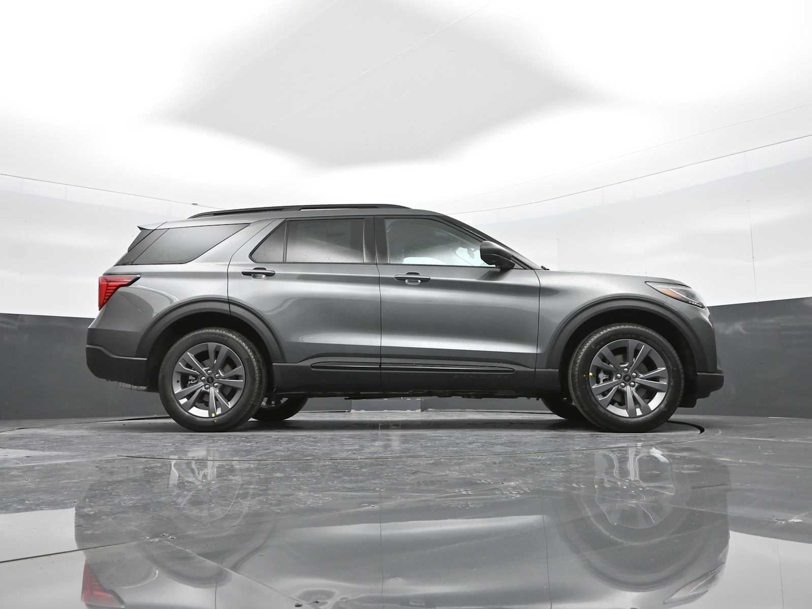 2026 Ford Explorer Active w/100A Pkg