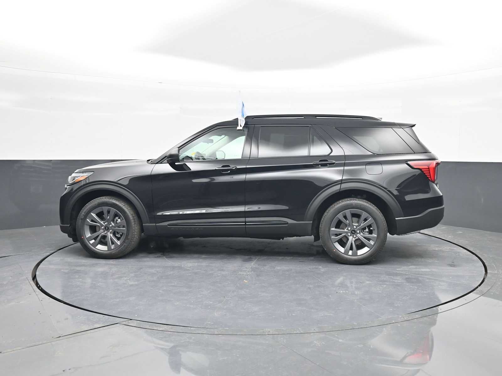 2026 Ford Explorer Active w/100A Pkg