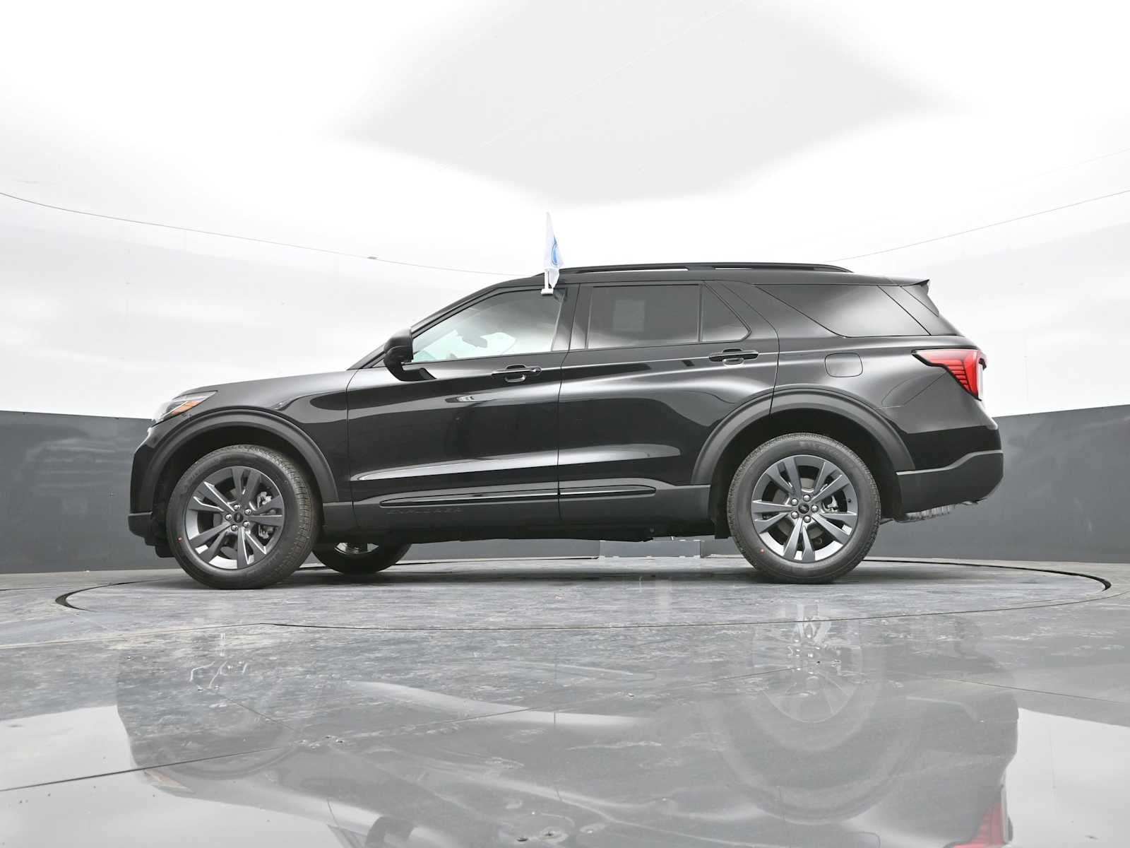 2026 Ford Explorer Active w/100A Pkg