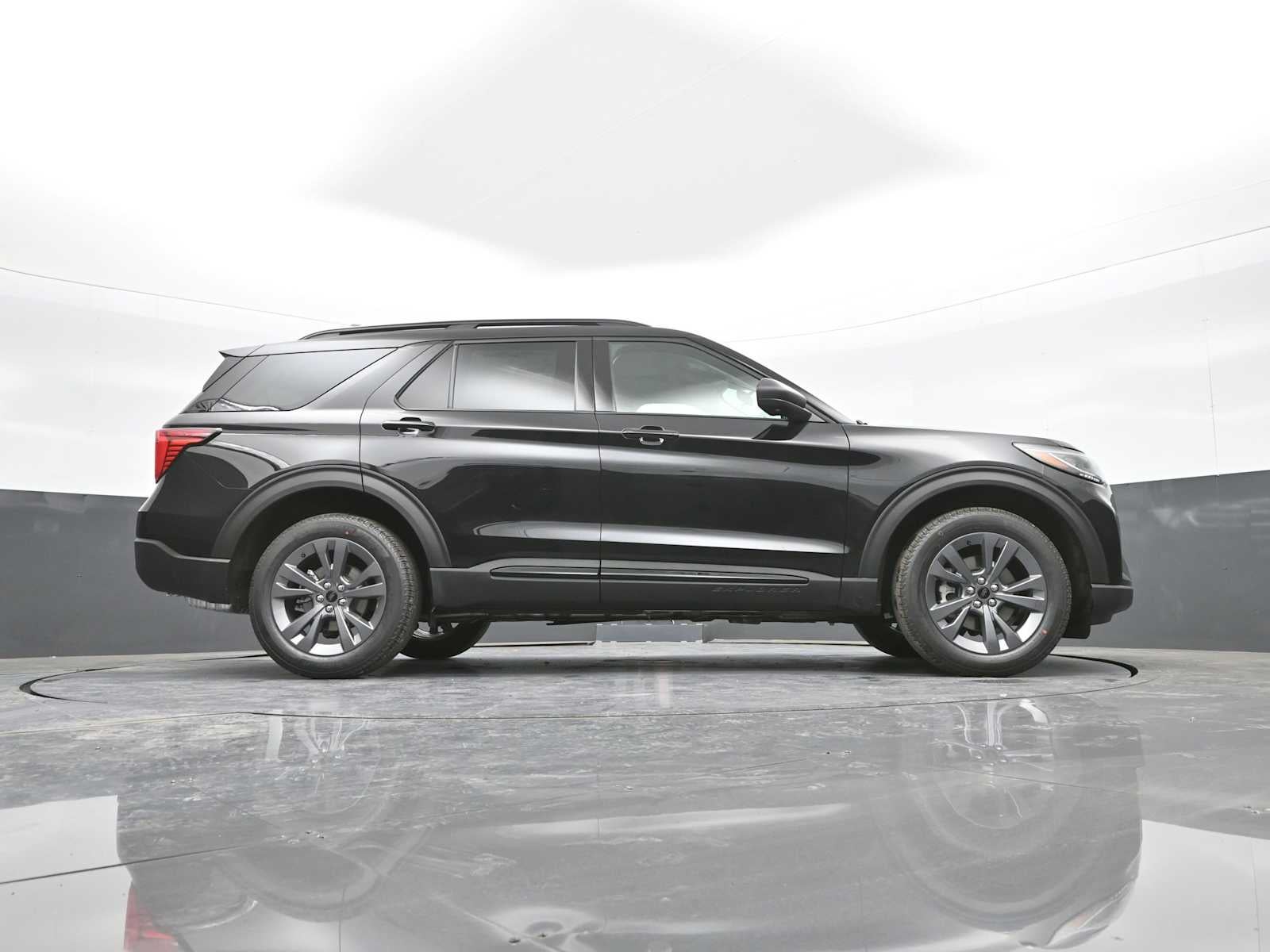 2026 Ford Explorer Active w/100A Pkg