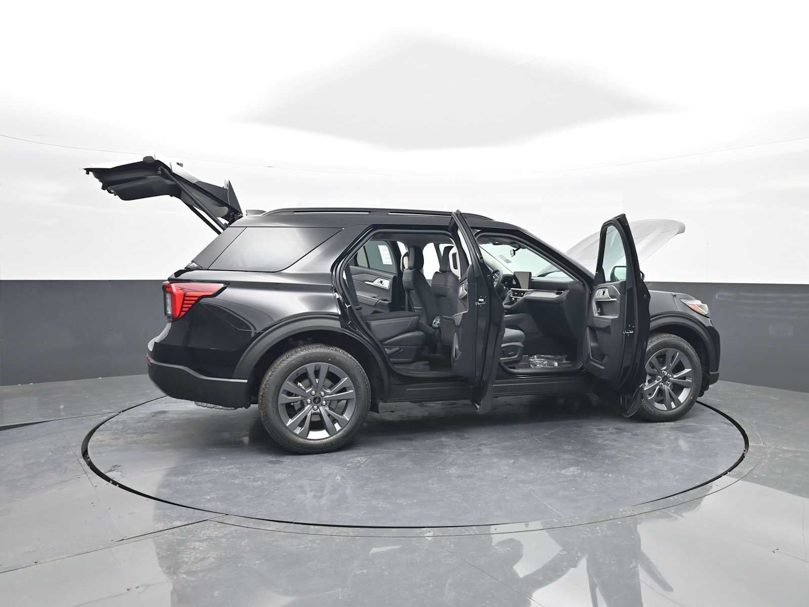 2026 Ford Explorer Active w/100A Pkg