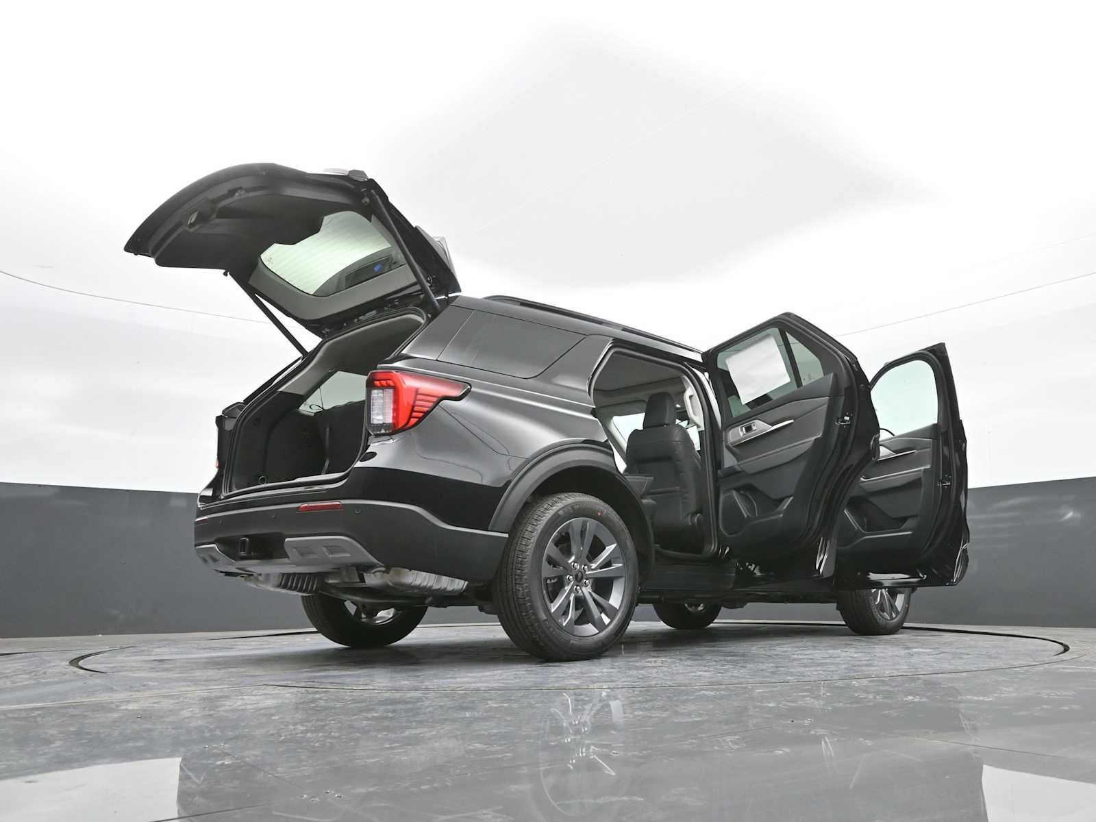 2026 Ford Explorer Active w/100A Pkg