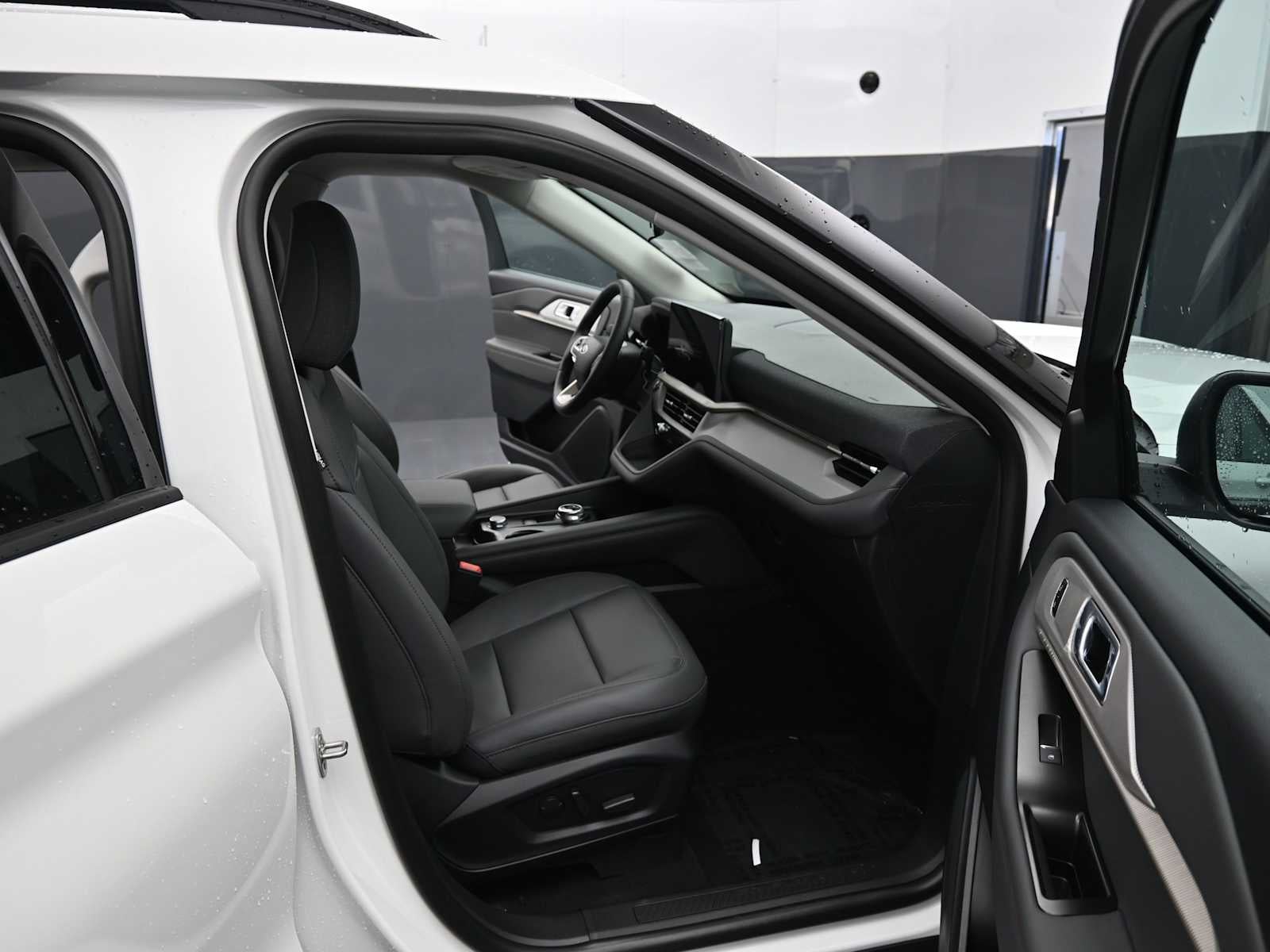 2026 Ford Explorer Active w/100A Pkg