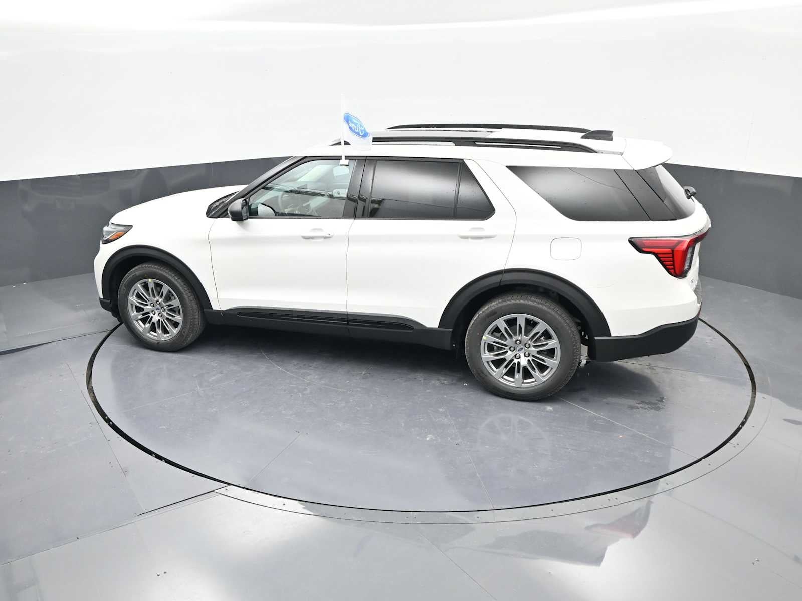 2026 Ford Explorer Active w/100A Pkg
