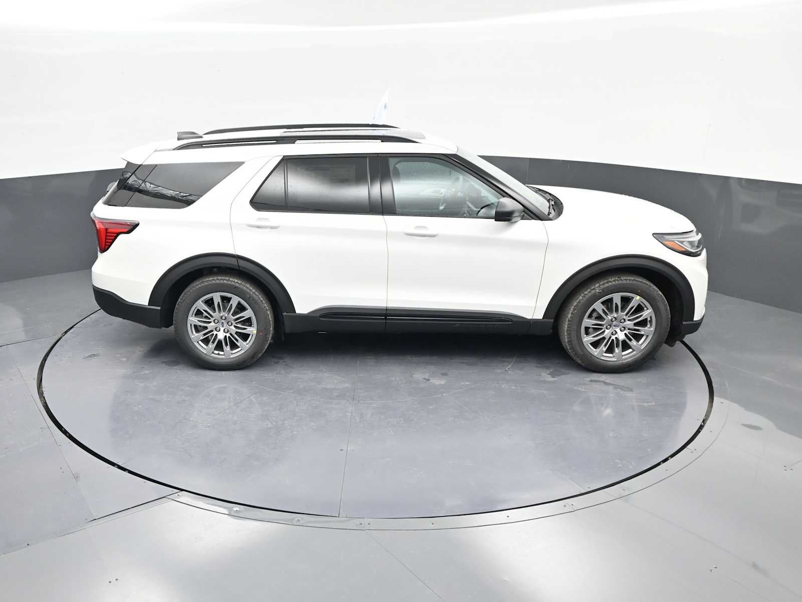 2026 Ford Explorer Active w/100A Pkg