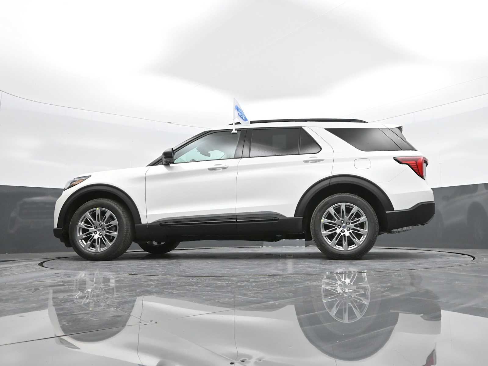 2026 Ford Explorer Active w/100A Pkg