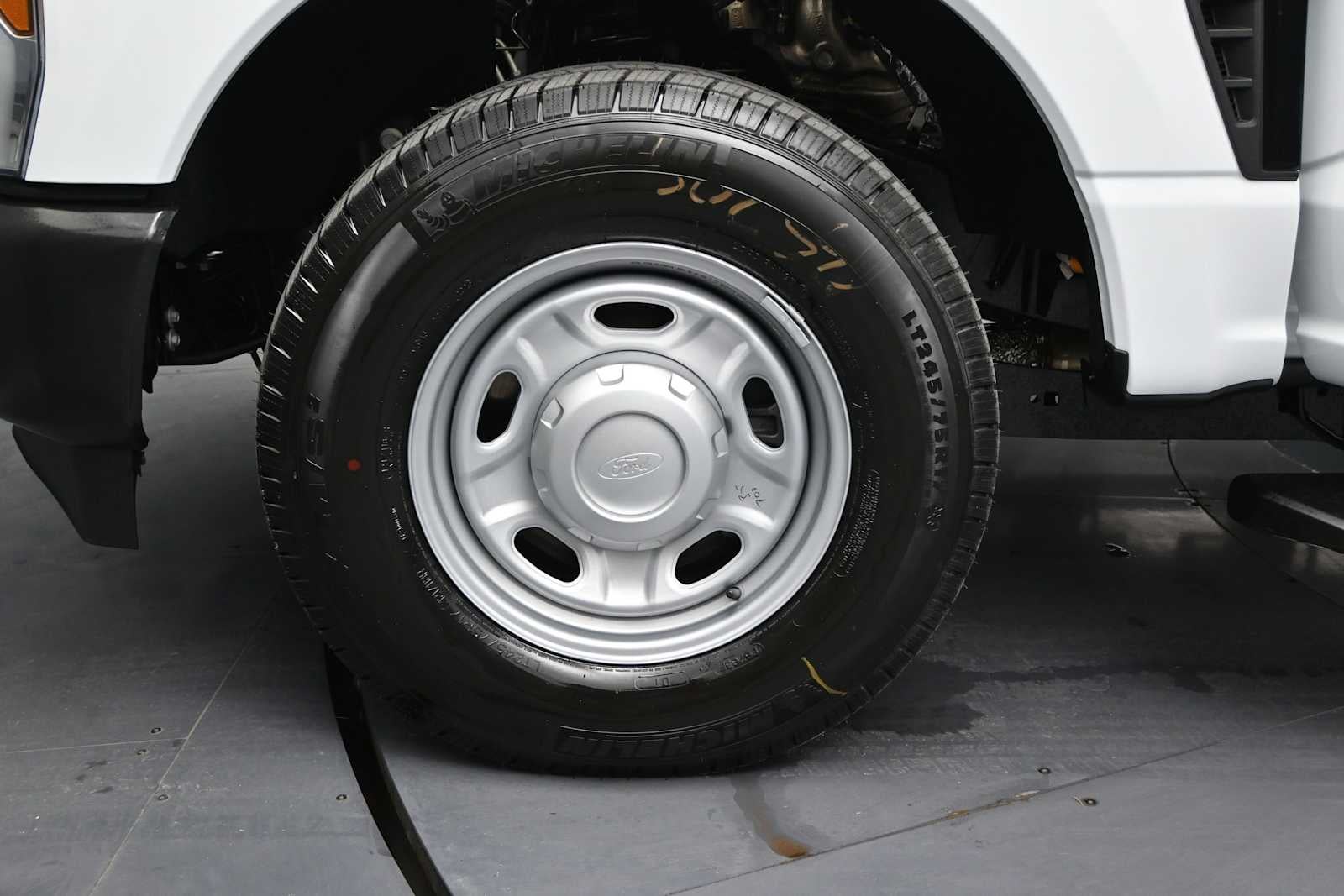 2027 Ford Super Duty F-250 SRW XL