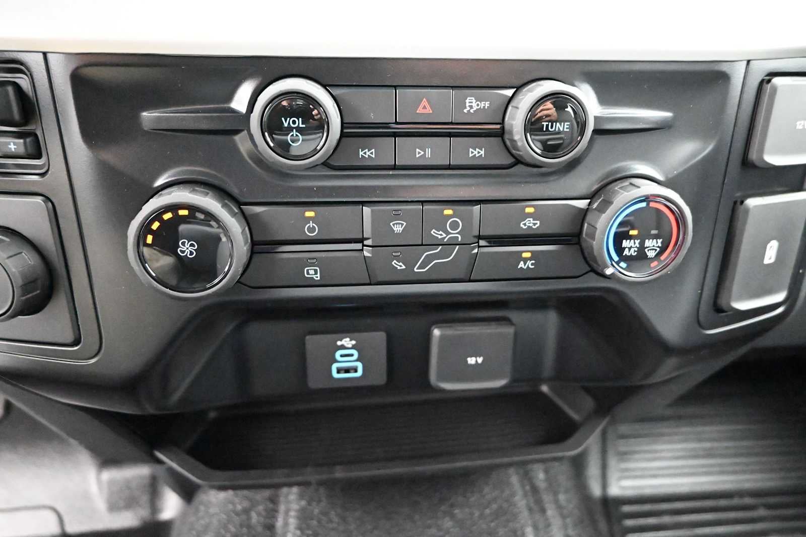 2027 Ford Super Duty F-250 SRW XL