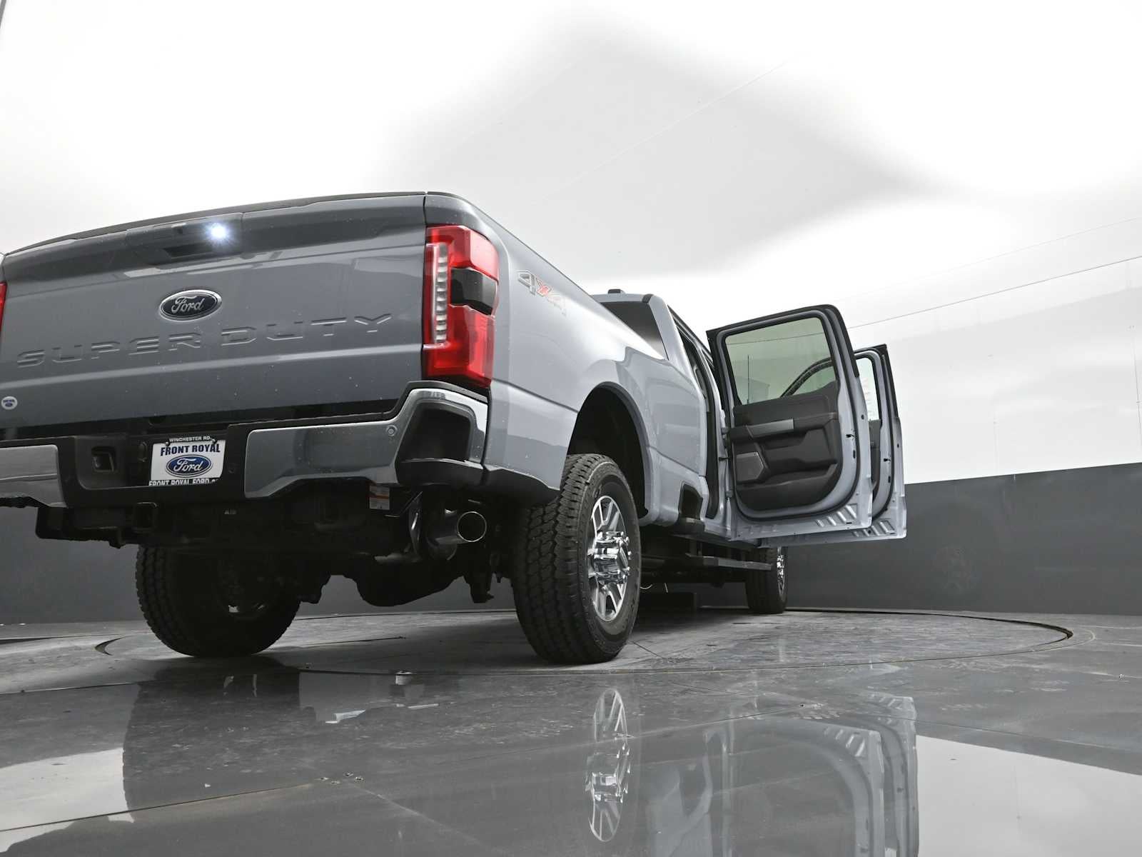 2026 Ford Super Duty F-350 SRW LARIAT