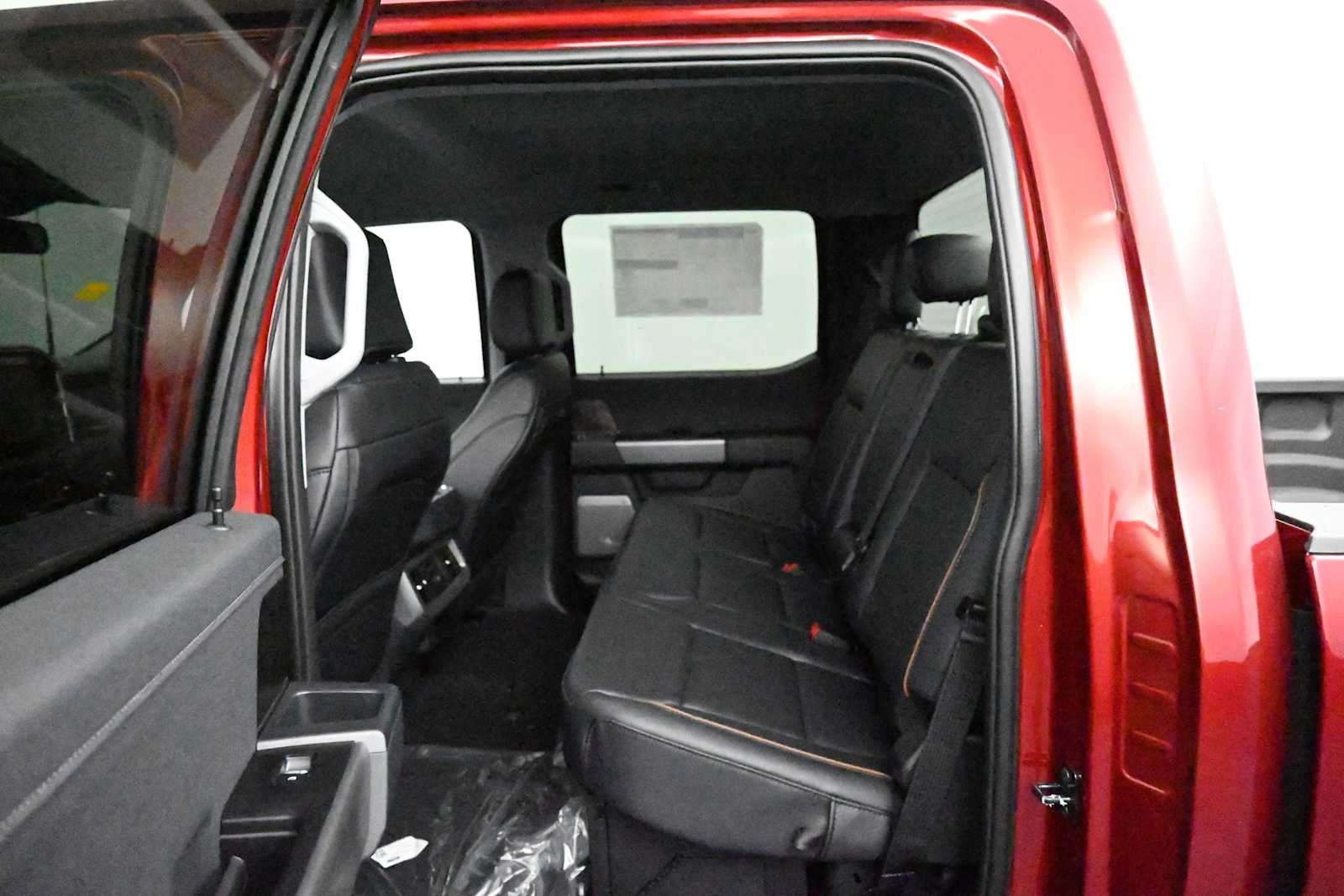 2026 Ford Super Duty F-350 SRW LARIAT