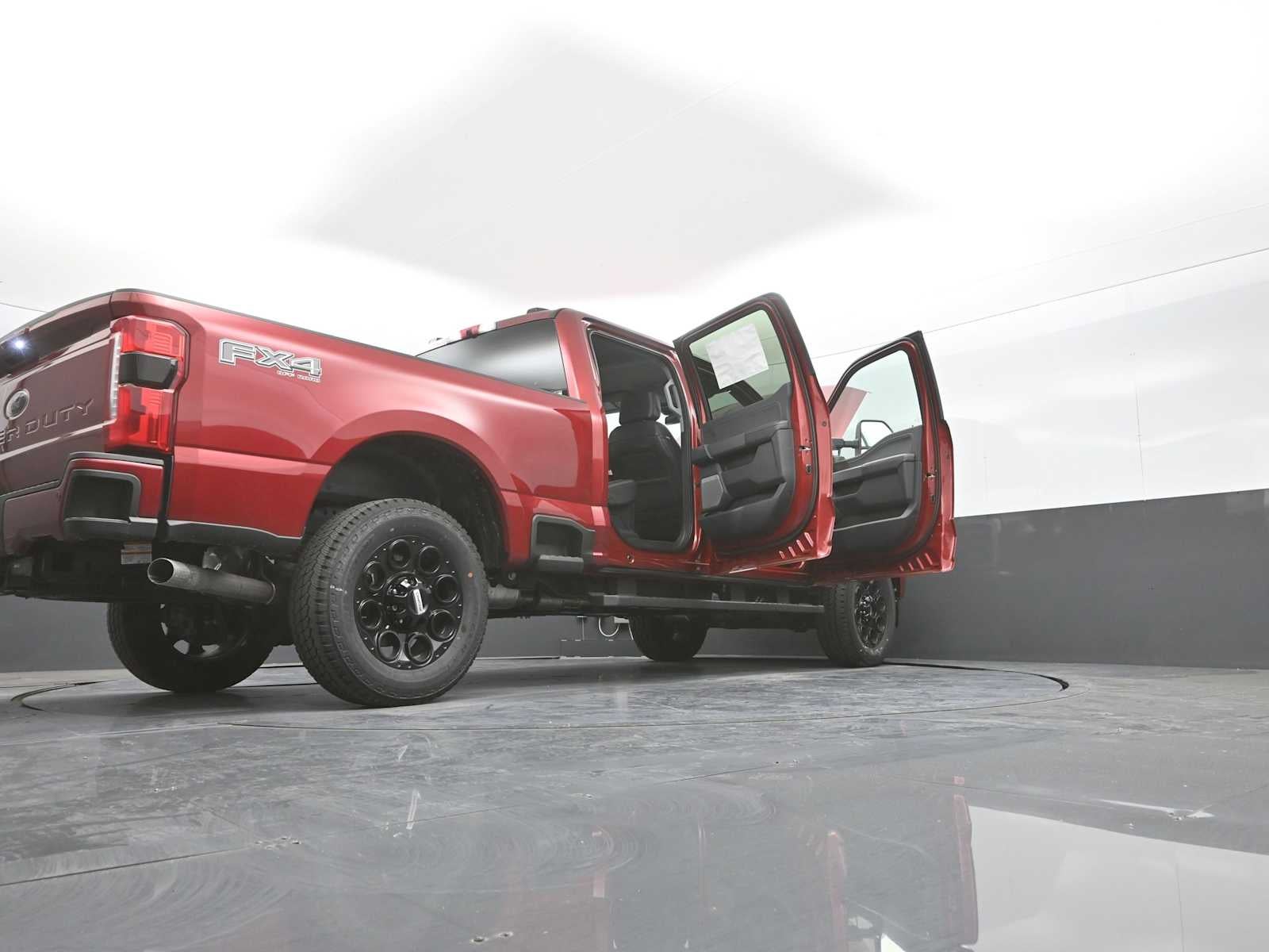 2026 Ford Super Duty F-350 SRW LARIAT