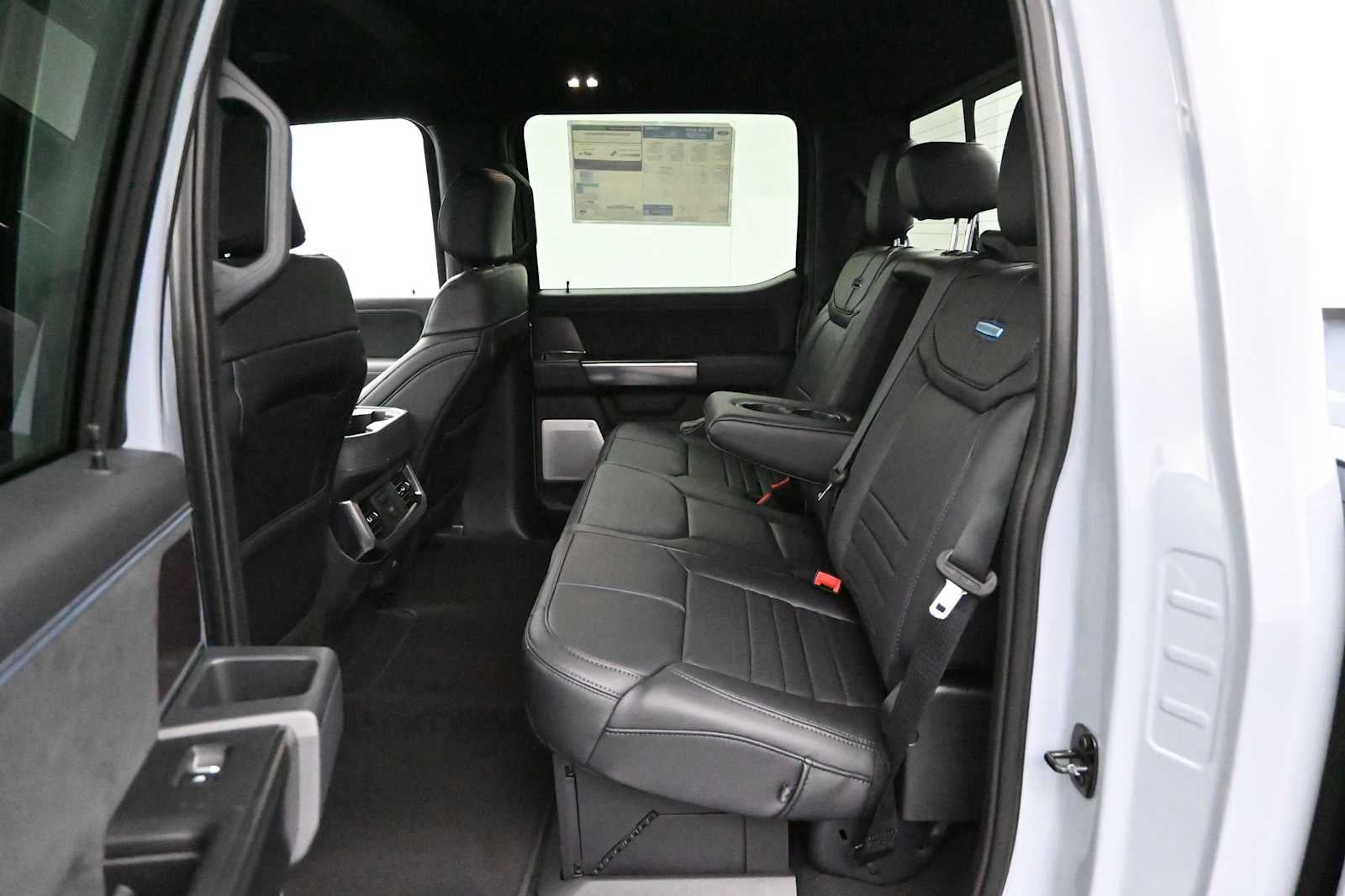 2026 Ford Super Duty F-350 SRW Platinum