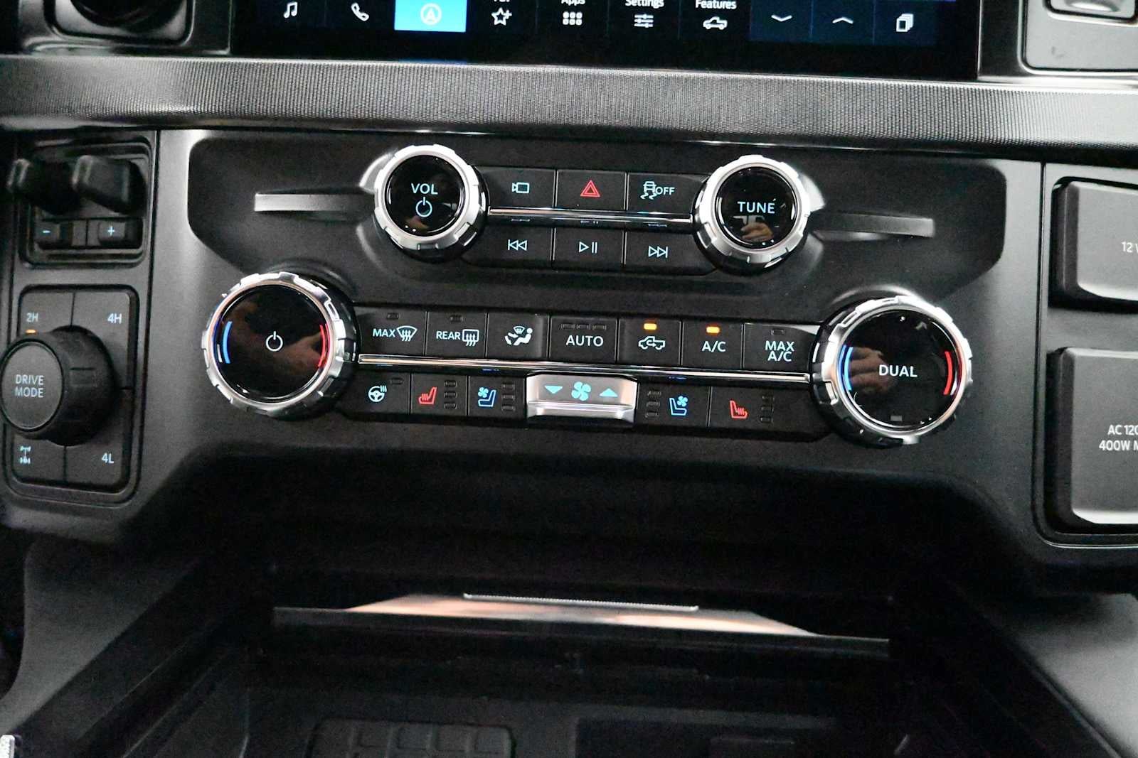 2026 Ford Super Duty F-350 SRW Platinum