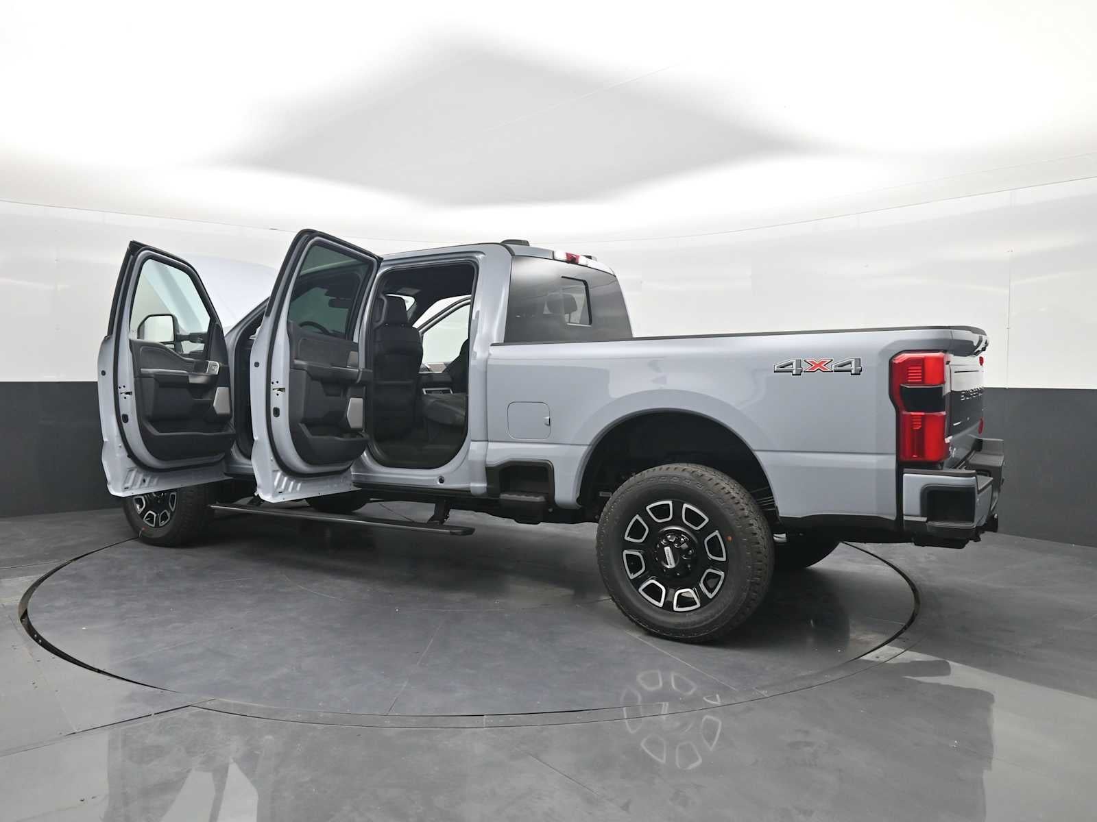 2026 Ford Super Duty F-350 SRW Platinum
