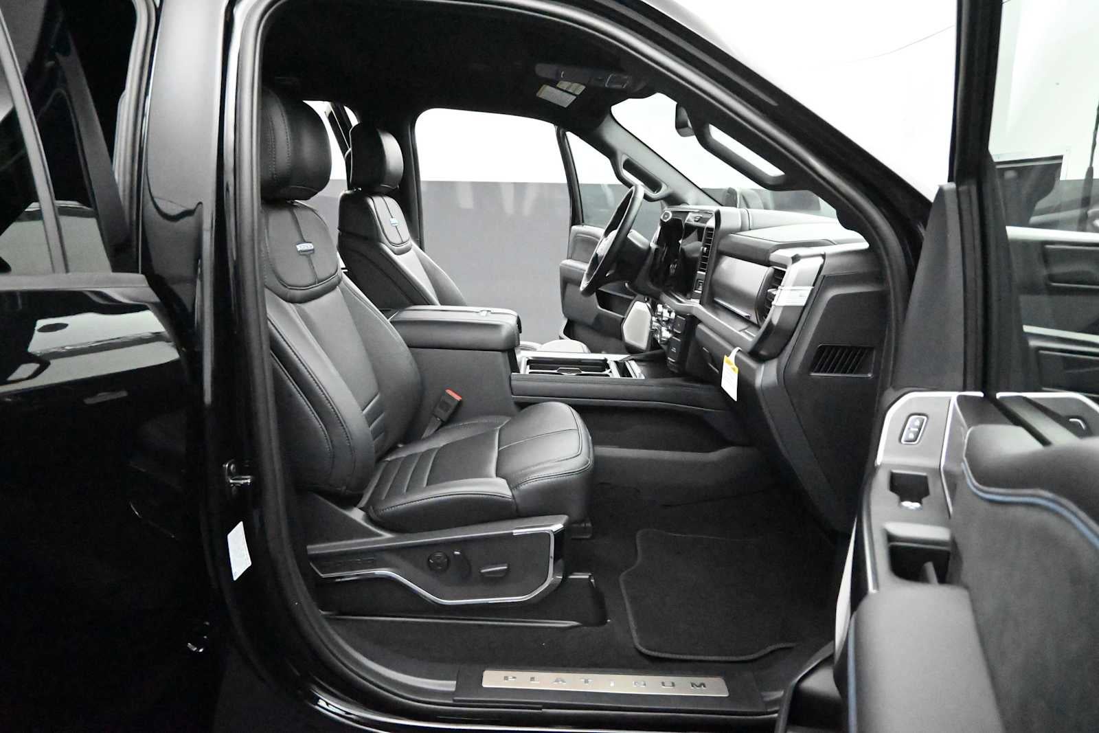 2026 Ford Super Duty F-350 SRW Platinum