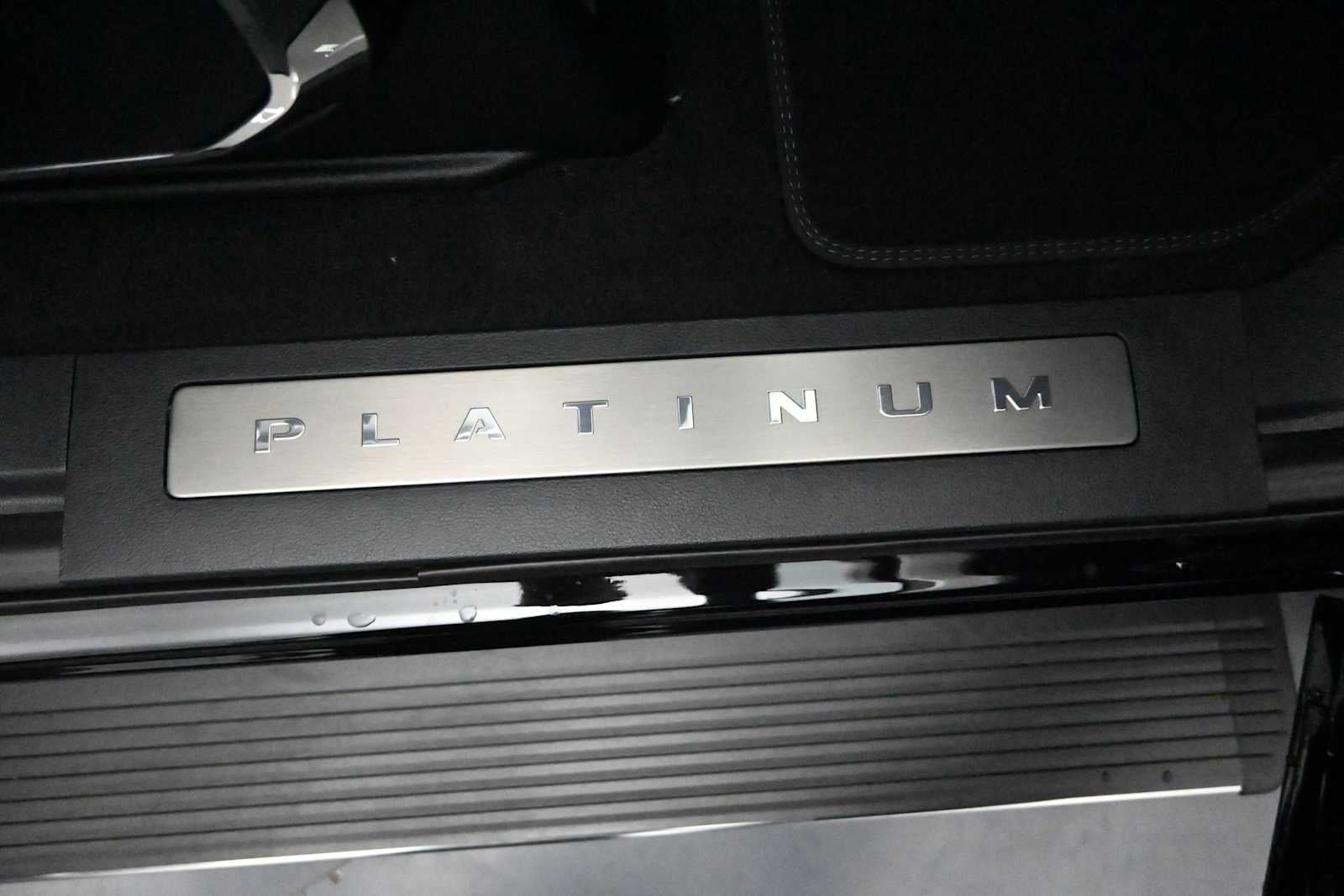 2026 Ford Super Duty F-350 SRW Platinum