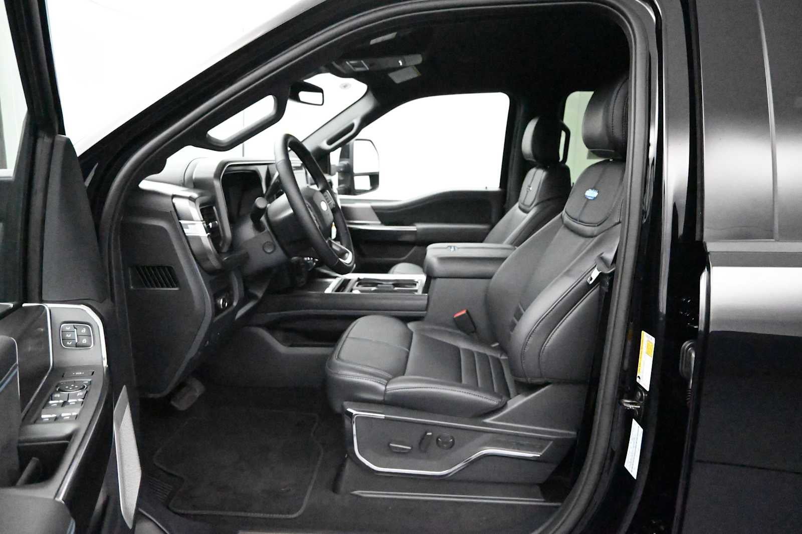 2026 Ford Super Duty F-350 SRW Platinum