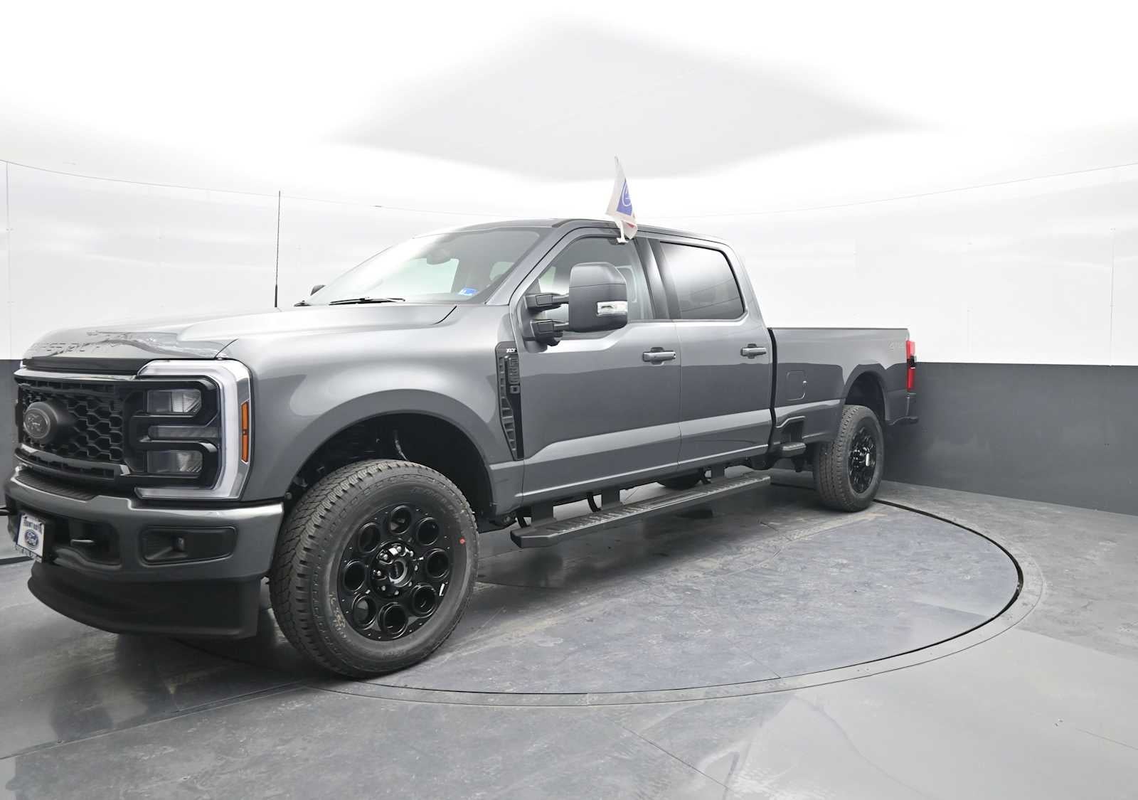 2026 Ford Super Duty F-350 SRW XLT