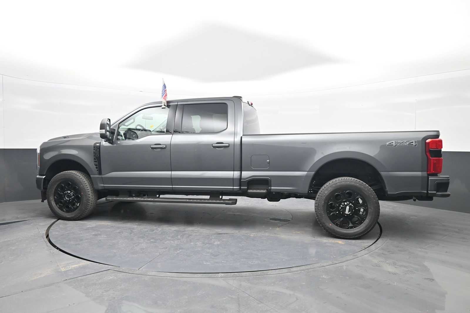2026 Ford Super Duty F-350 SRW XLT