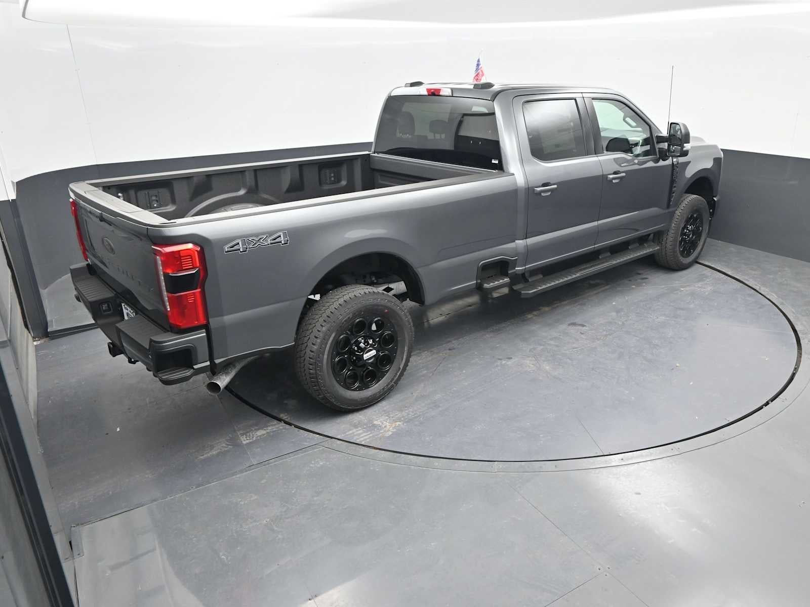 2026 Ford Super Duty F-350 SRW XLT