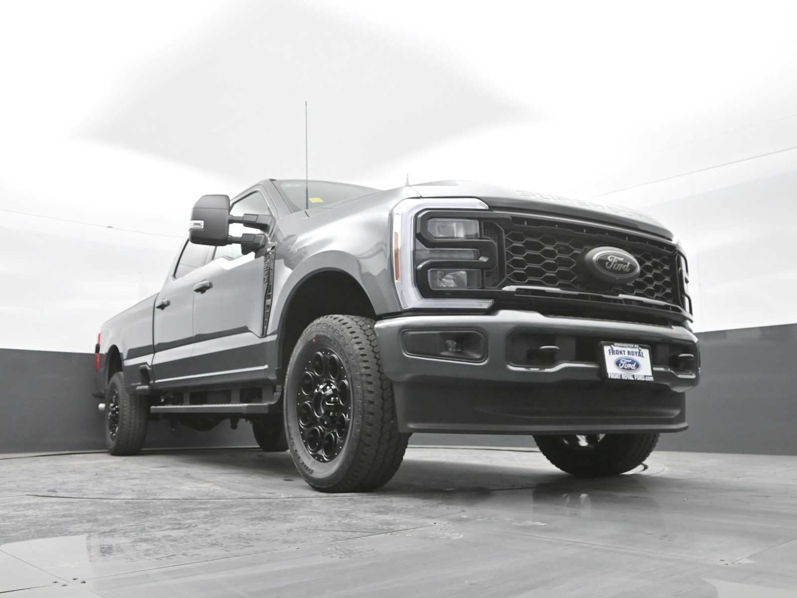 2026 Ford Super Duty F-350 SRW XLT