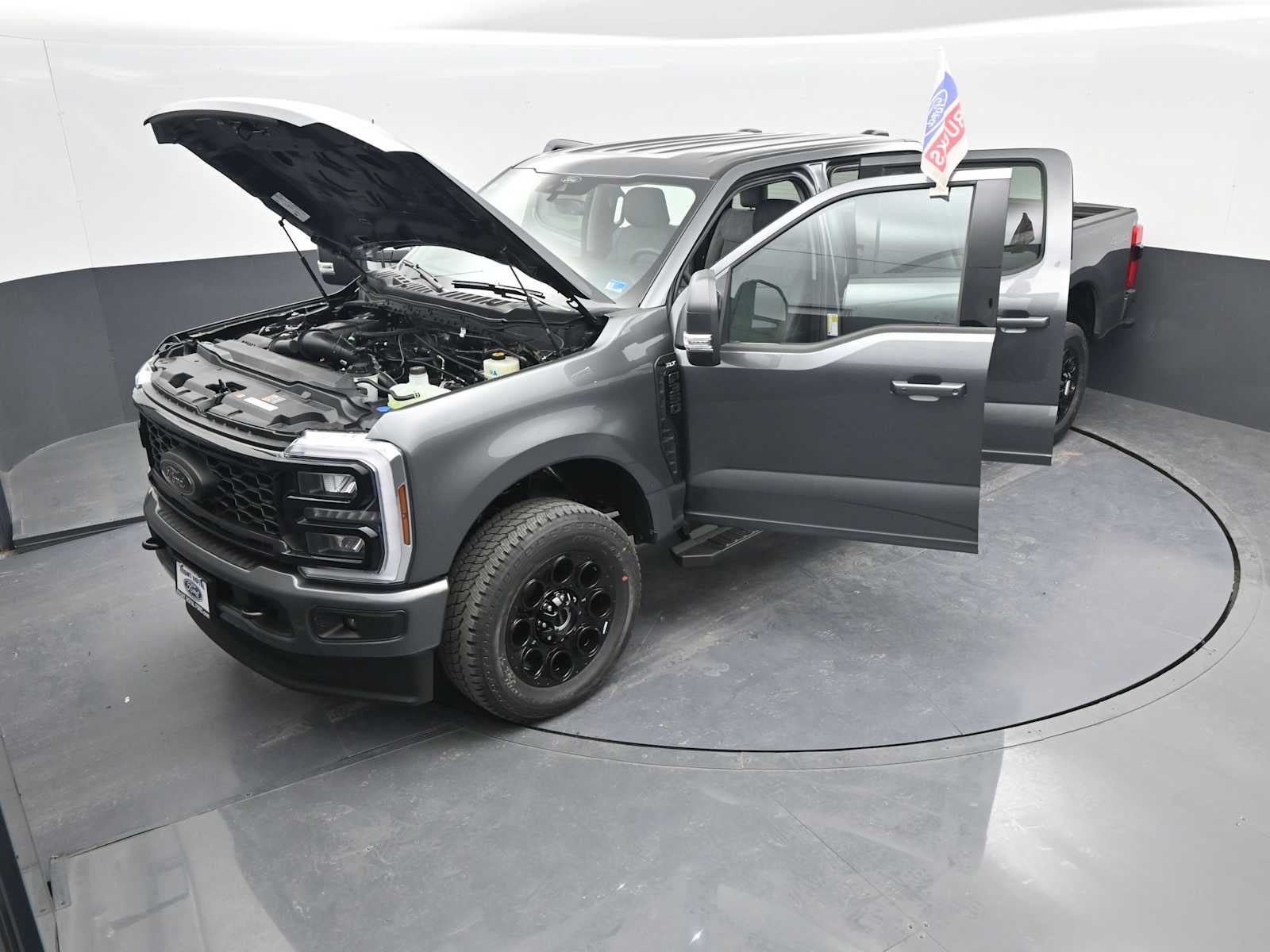 2026 Ford Super Duty F-350 SRW XLT