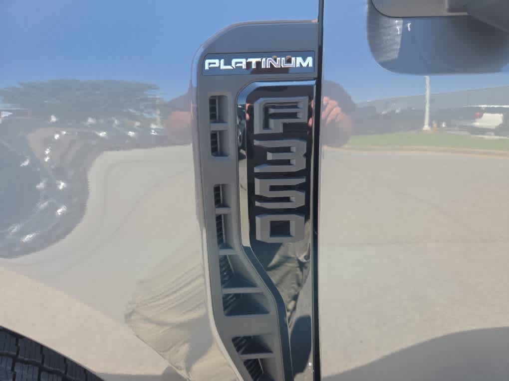 2026 Ford Super Duty F-350 SRW Platinum