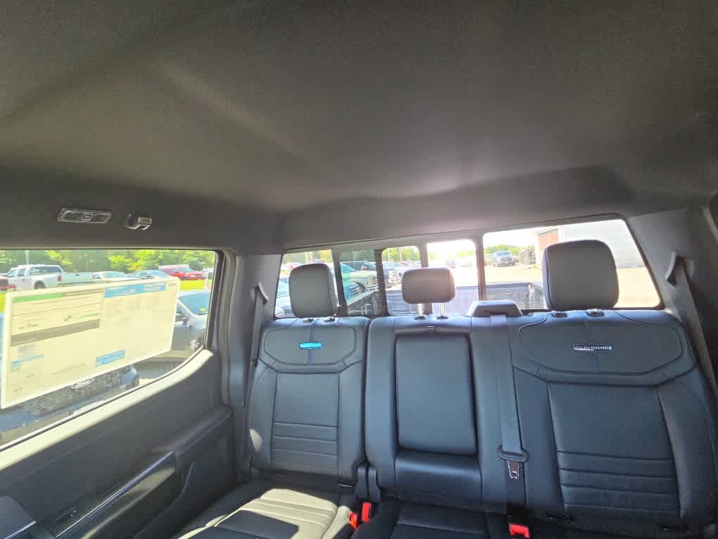 2026 Ford Super Duty F-350 SRW Platinum