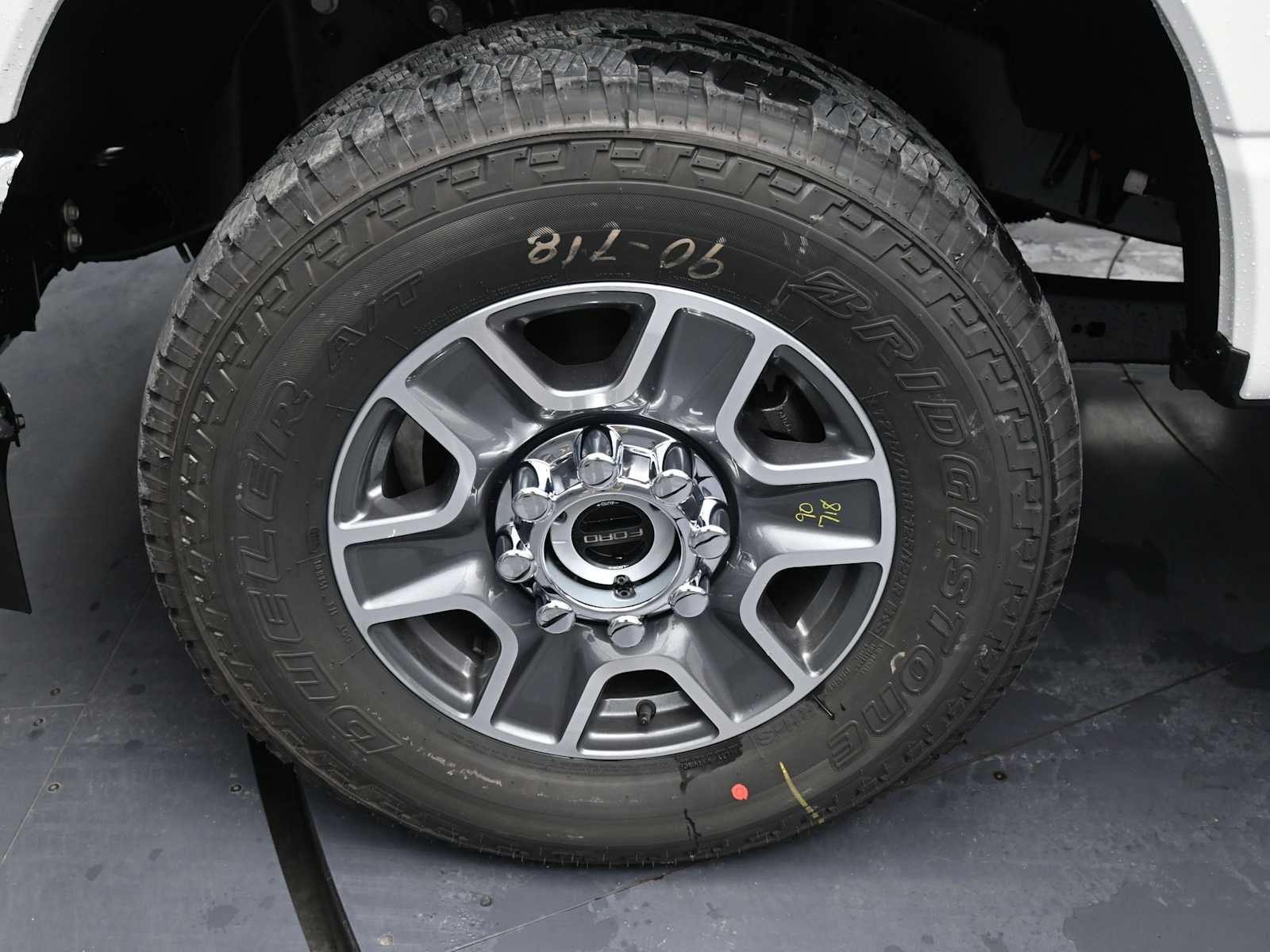 2026 Ford Super Duty F-350 SRW LARIAT