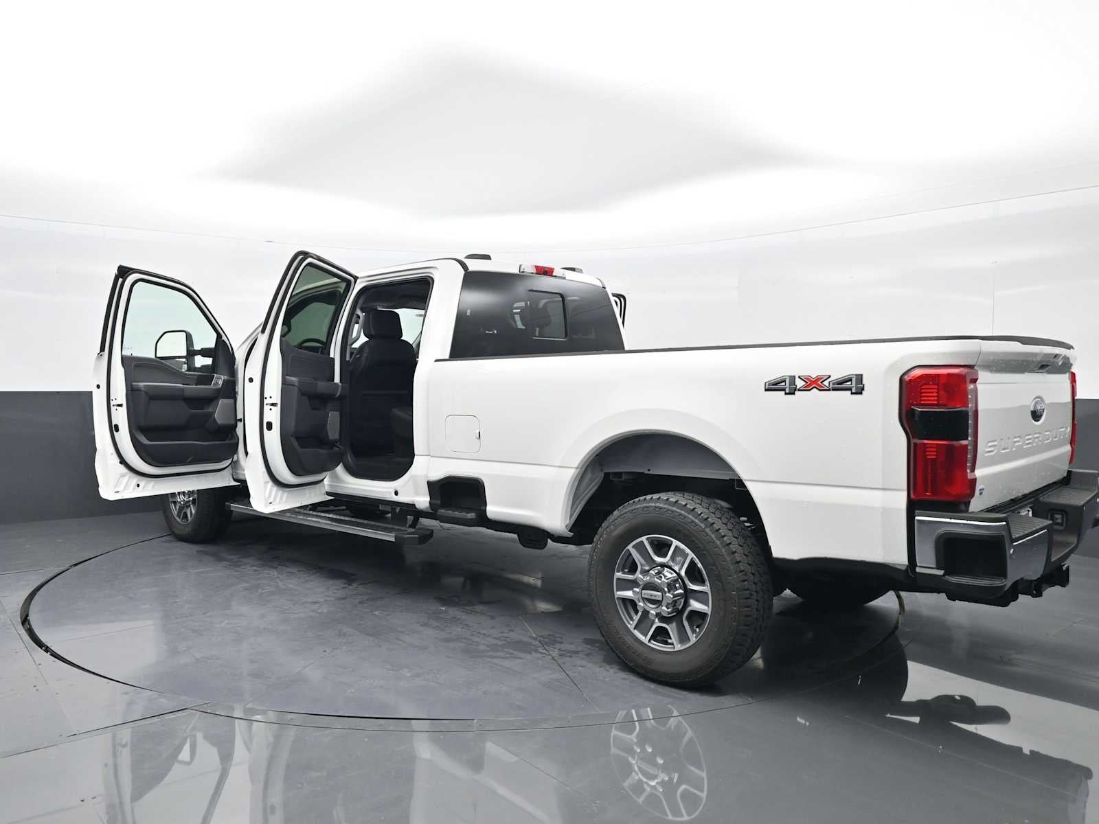 2026 Ford Super Duty F-350 SRW LARIAT